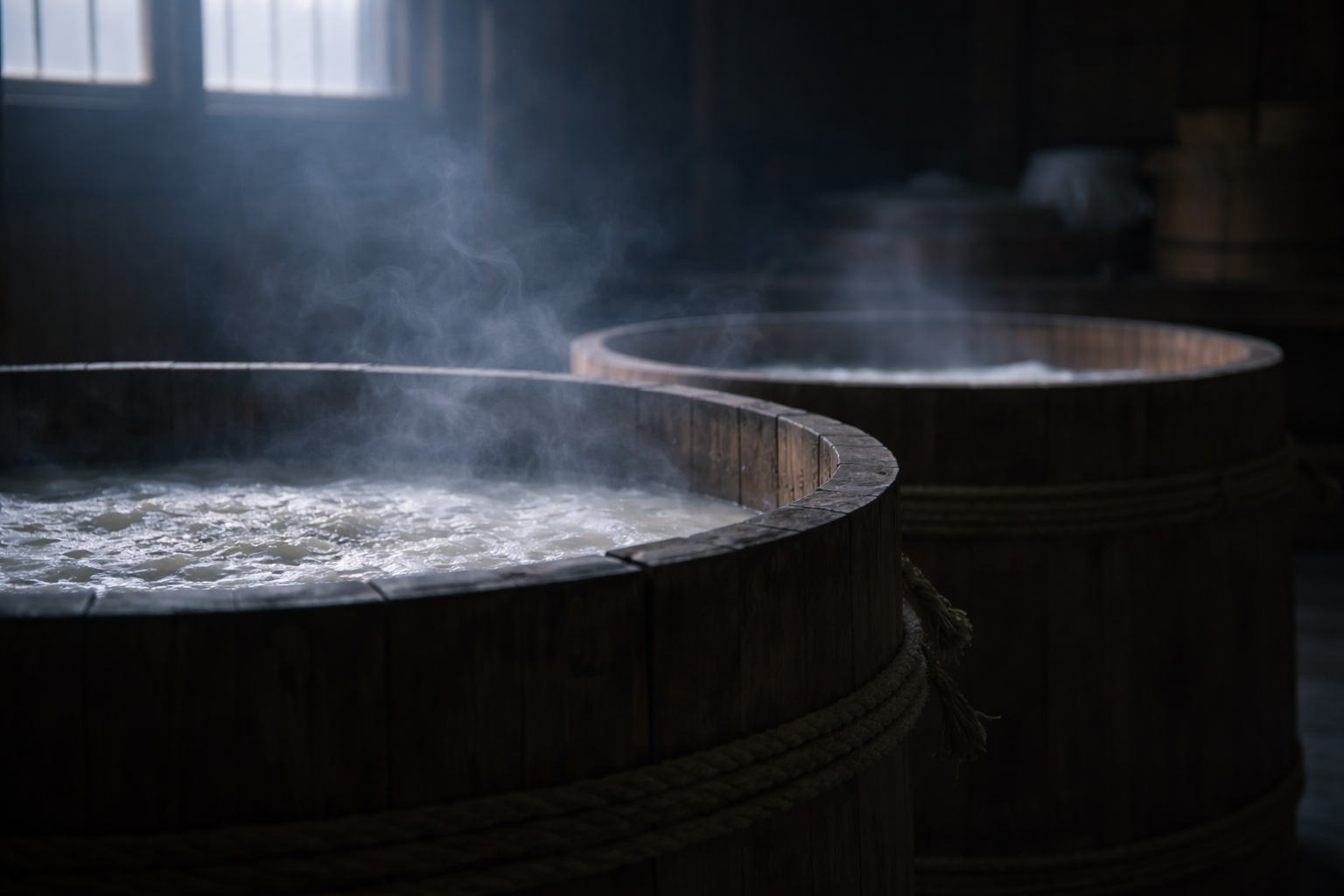 発酵の気配が漂う木桶